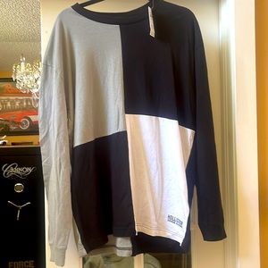 NWT Hollister Tee ✌🏻😎 Large